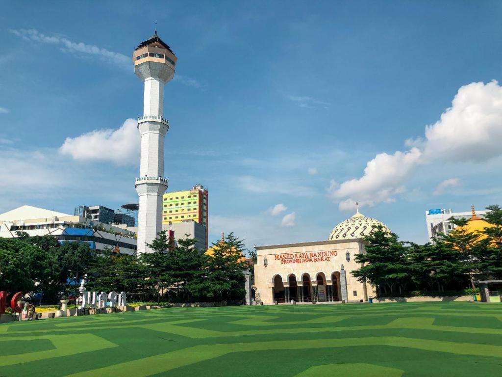 โอโย 2554 โฮเต็ล อาริมบิ ลามา เดวี ซาร์ติกา Hotel บันดุง ภายนอก รูปภาพ